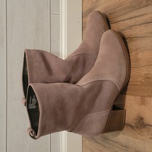 White Mountain Taupe Short Boots size 8.5